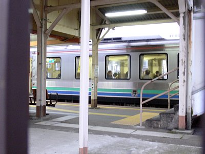 �����w�ɒ�Ԃ��镁�ʗ��