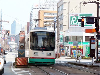 �r���w�ɒ�Ԃ���8000�`�d��