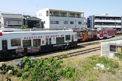 留置線に電車が並んでいます